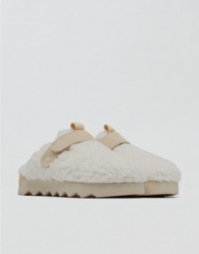  Zuecos cómodos Aerie Viibe™ en color beige