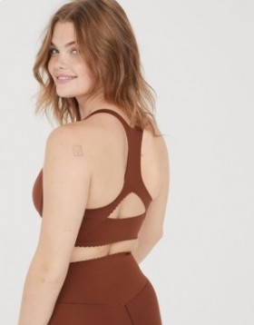  حمالة صدر رياضية من Aerie OFFLINE من Real Me Hold Up! Scallop باللون البني