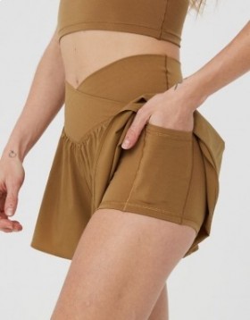  شورت قصير فضفاض من Aerie OFFLINE من Real Me Crossover باللون البني